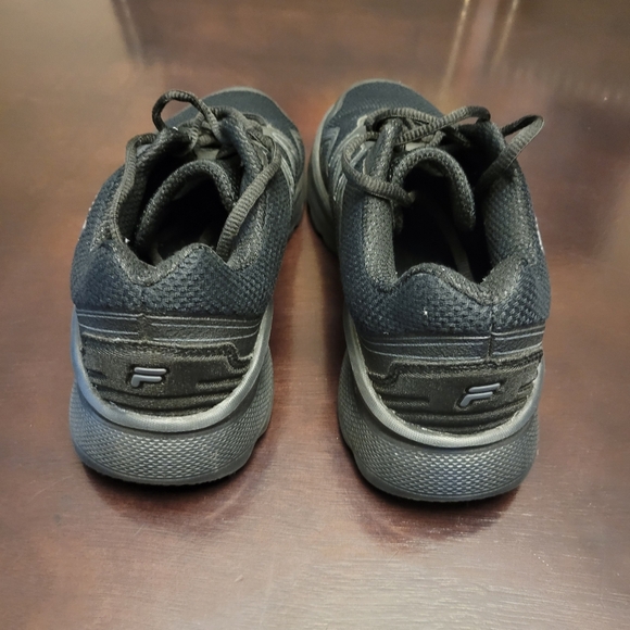 Black Women's FILA Sneakers Size 8 - Picture 4 of 5